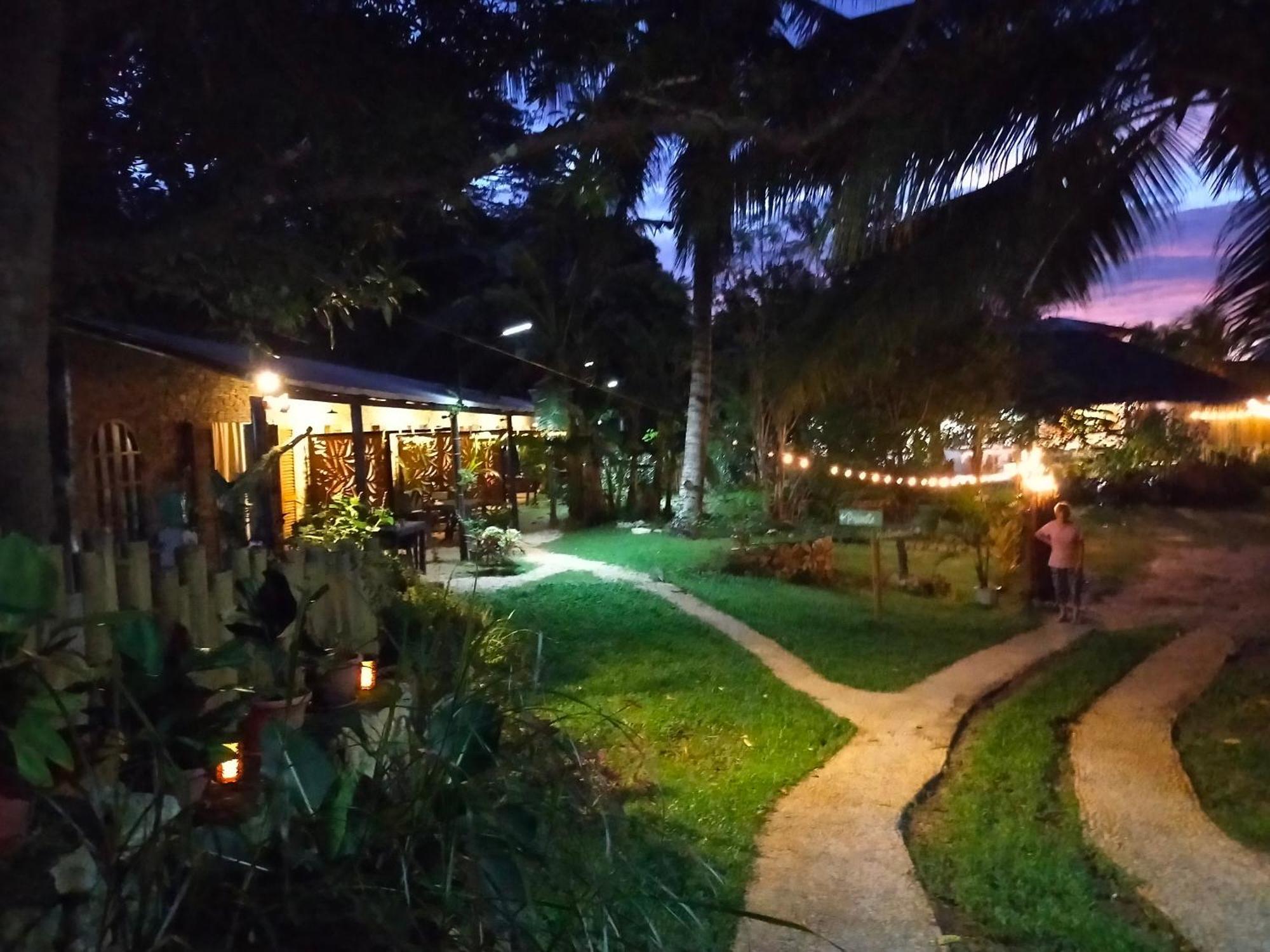 Sea U Inn Romblon Exterior photo